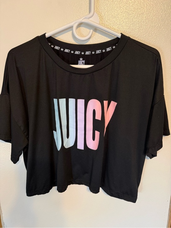 Juicy Couture Tops - CROPPED JUICY COUTURE T SHIRT